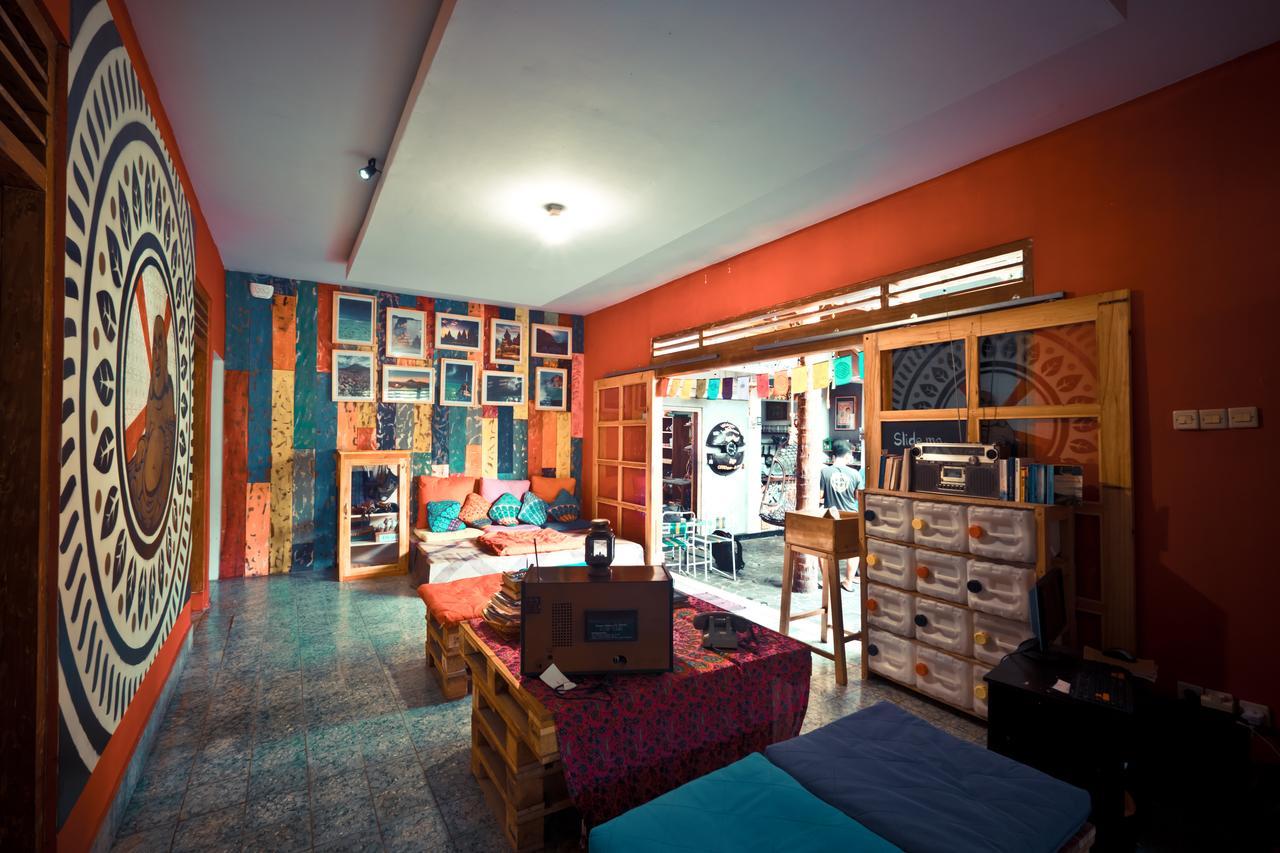 Good Karma Yogyakarta Hostel Exterior photo