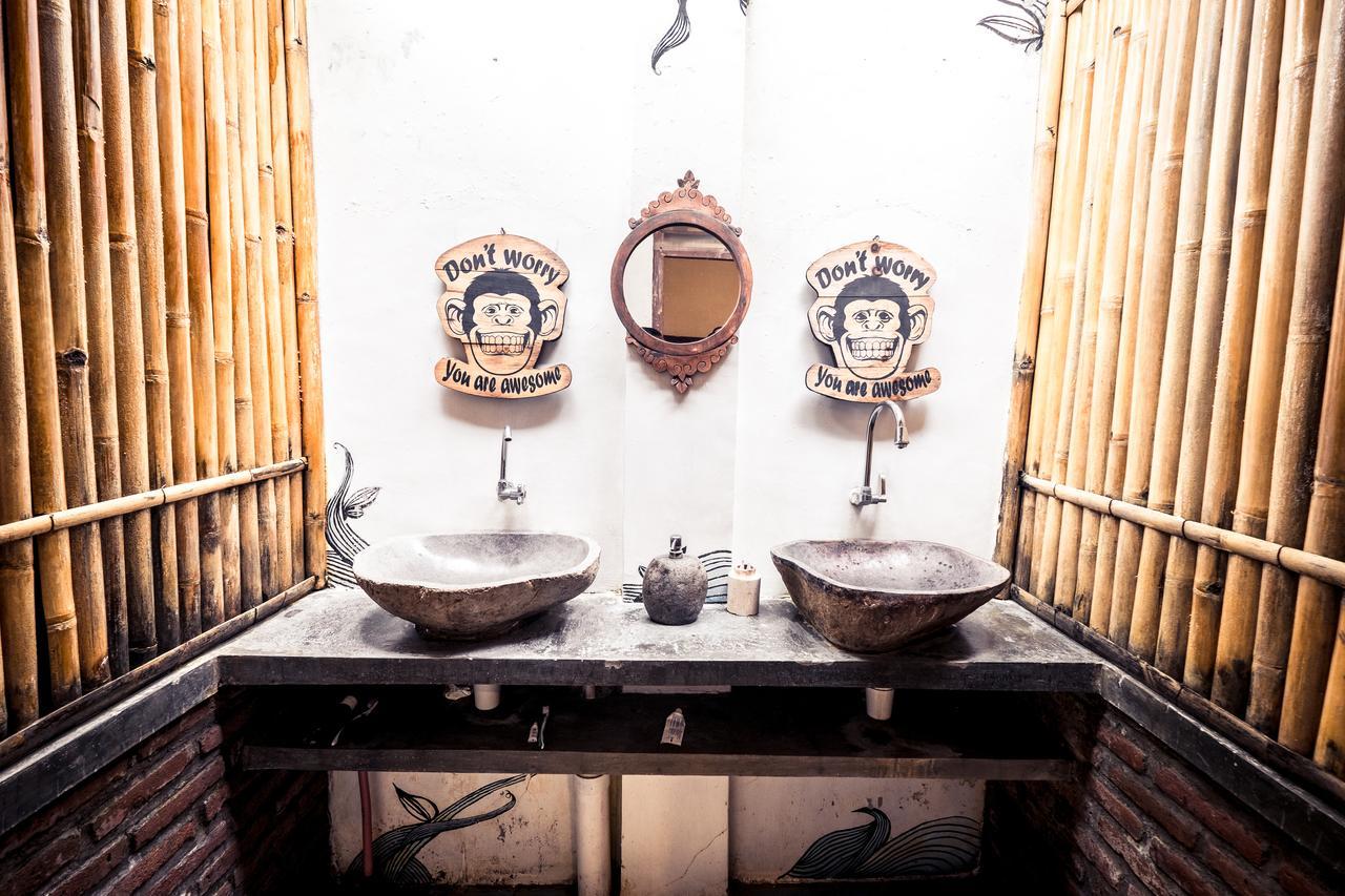 Good Karma Yogyakarta Hostel Exterior photo
